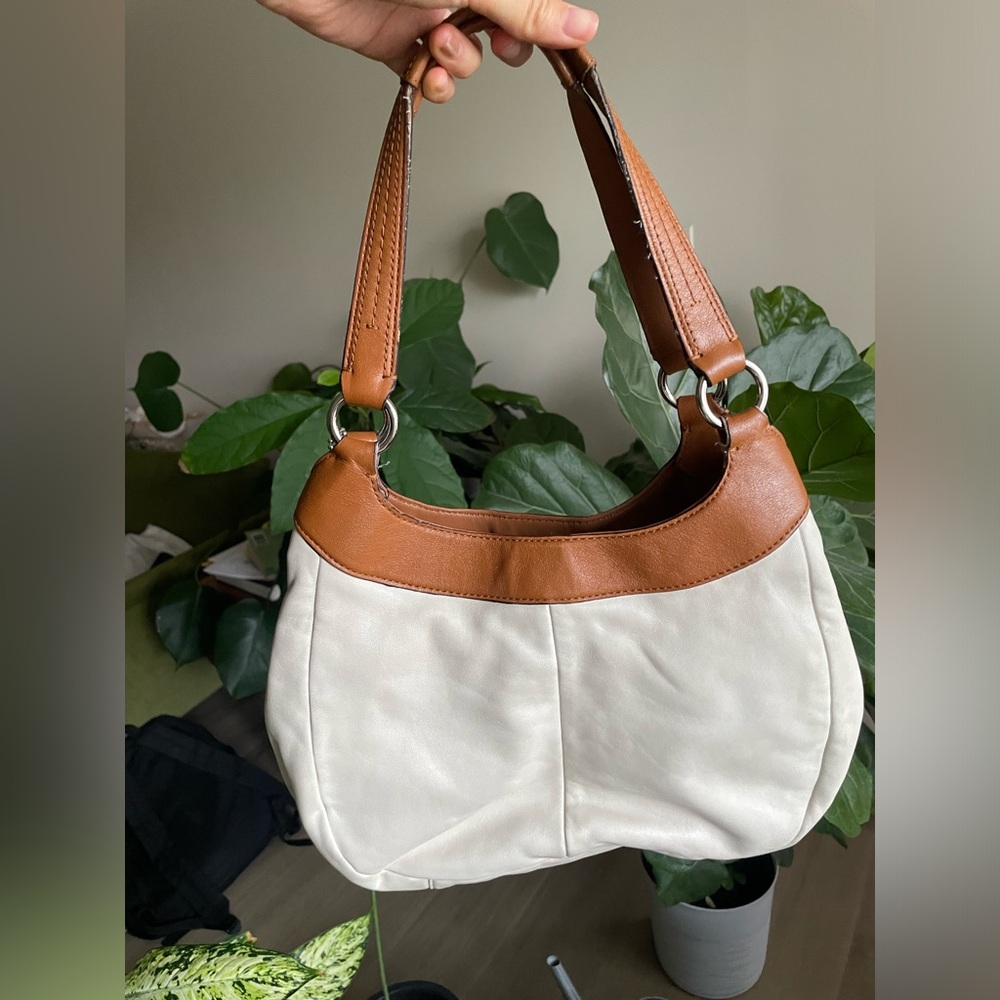Coach Soho Leather Shoulder Bag Cream - Picture 2 of 12